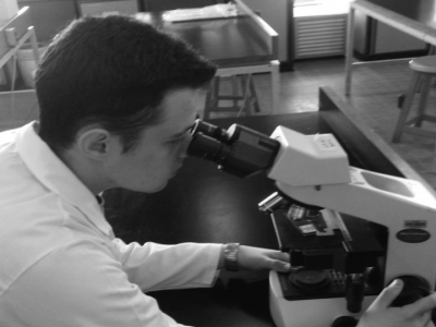 Aram at a lab class in Lebanon, American University of Beirut (Faculty of Medicine)